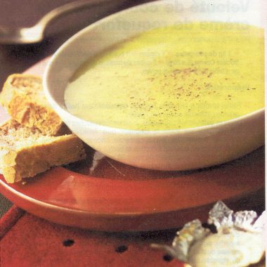 Velouté de courgettes au roquefort